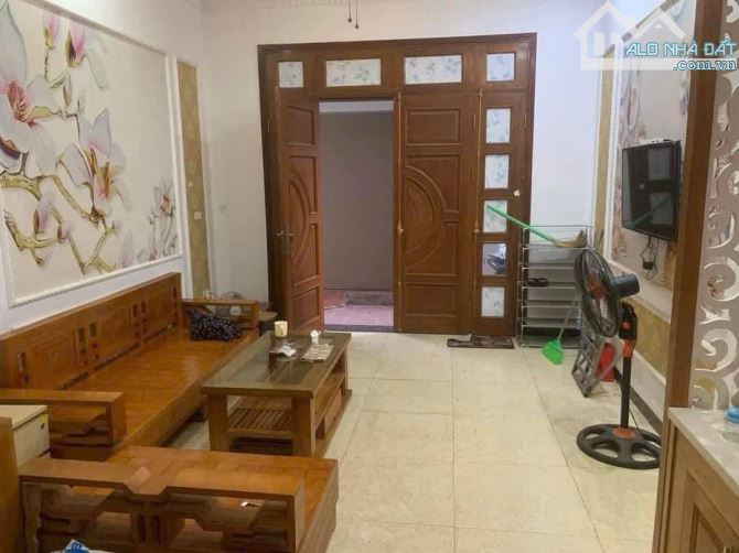 Nhà nguyên căn Thạch Bàn 34m² giá 8.5 triệu - Cơ hội vàng cho thuê!