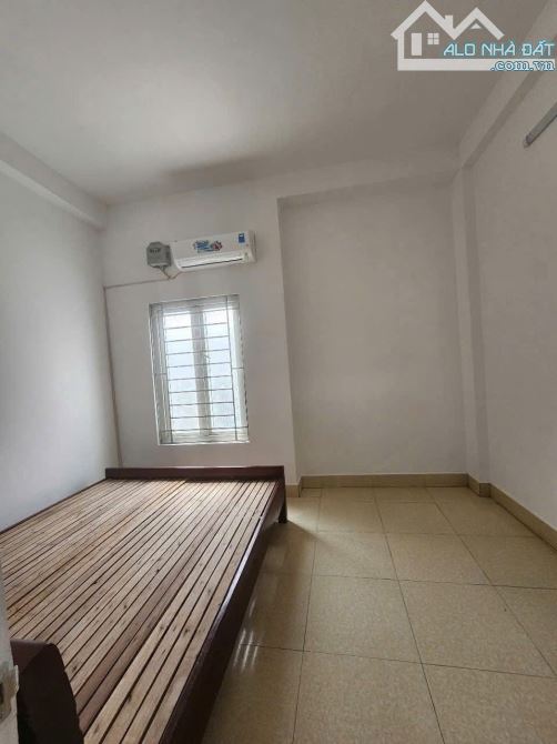 Nhà cho thuê 33m² Thượng Thanh Long Biên chỉ 7 triệu - Full nội thất, ô tô đỗ cửa!