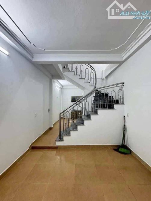 Nhà phố Ngọc Thụy 35m² giá 7 triệu - Cơ hội hiếm có cho gia đình!