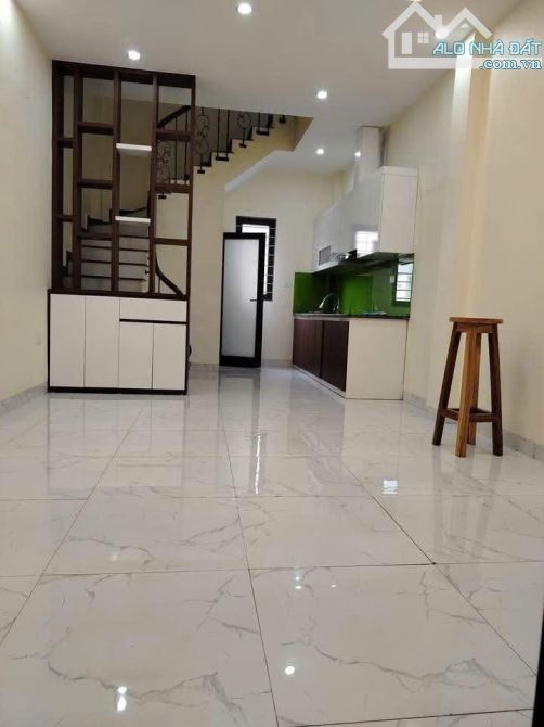 Cho Thuê Nhà Ngọc Thụy 33m² giá 10 triệu - Cơ Hội Hiếm Có!