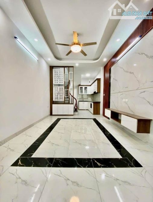 Cho thuê nhà phố Thạch Bàn 33m² giá 6 triệu - Cơ hội hiếm có!