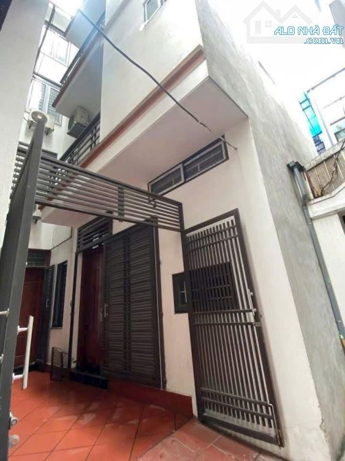 Cho thuê nhà phố Ngọc Thụy 34m² giá 10 triệu - Cơ hội hiếm có!