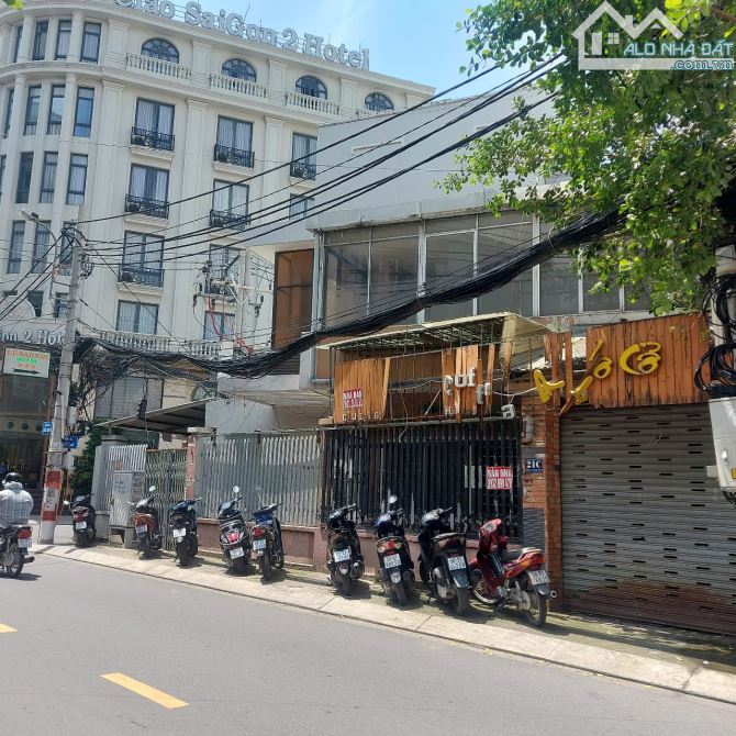 Cho thuê Front House 300m² giá 110 triệu - Vị trí đắc địa Tân Bình!