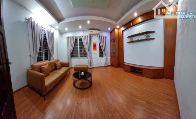 Nhà cho thuê 80m² tại Giải Phóng - Ô tô đỗ cửa, văn phòng lý tưởng