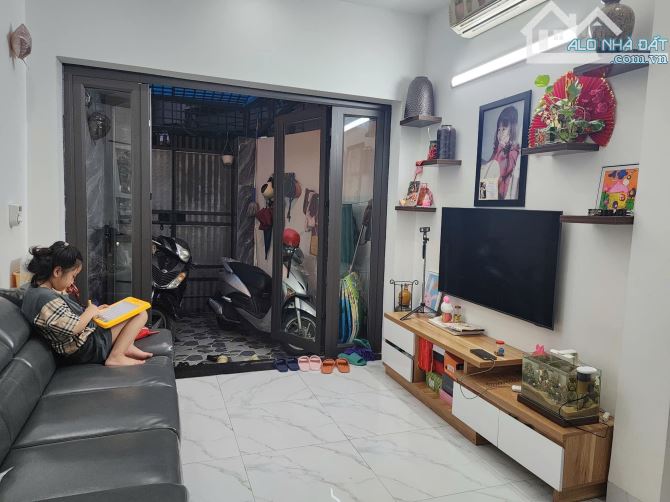 Nhà nguyên căn 35m² giá 12 triệu - Gần đường ô tô đỗ