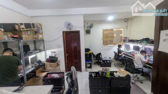 Nhà Kinh Doanh 120m² giá 60 triệu - Vị trí đắc địa Quận 3