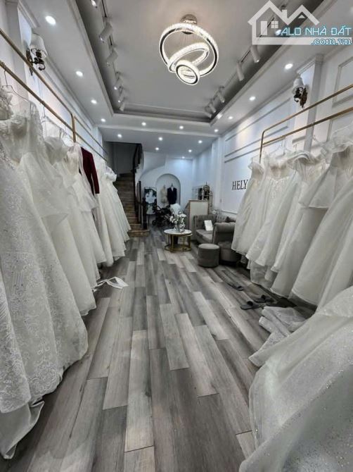 Cho thuê mặt phố Thái Thịnh 45m² giá 32 triệu - Cơ hội vàng cho doanh nghiệp!