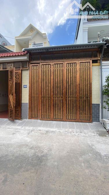 Nhà cho thuê 88m² hẻm đường 30/4 quận Ninh Kiều - Sân rộng thoải mái!