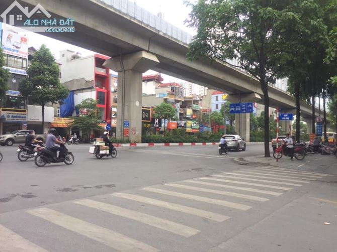 Cho thuê nhà mặt phố Khuất Duy Tiến 65m² giá 40 triệu - Cơ hội kinh doanh tuyệt vời!