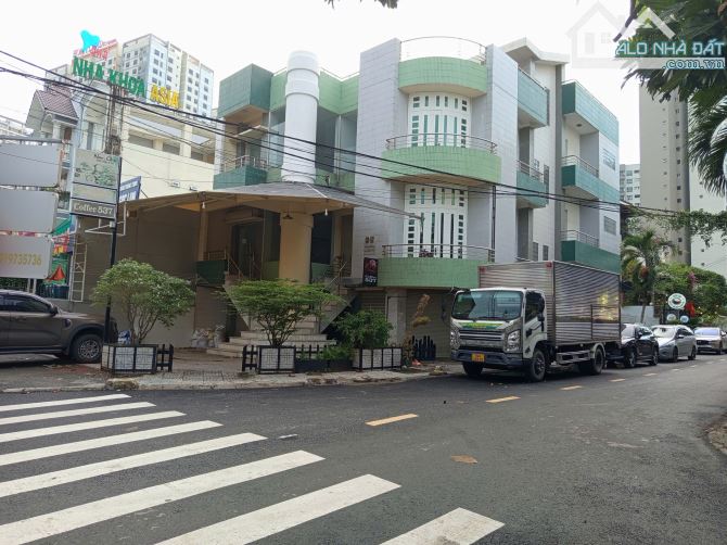 Nhà phố cho thuê 9 x 22m góc 2 mặt tiền Nguyễn Duy Trinh Q2 - Cơ hội tuyệt vời!