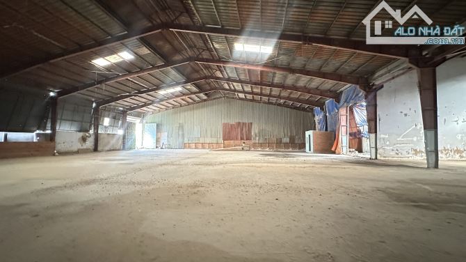 Xưởng Thuận An 2300m² giá 80 triệu - Trạm điện lớn, đường xe container