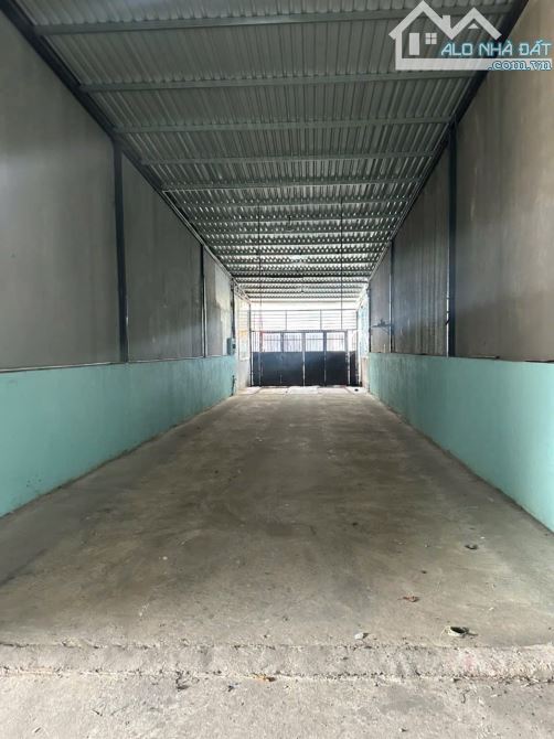 Cho thuê xưởng 300m² Dĩ An giá 12 triệu - Đường xe container thuận tiện
