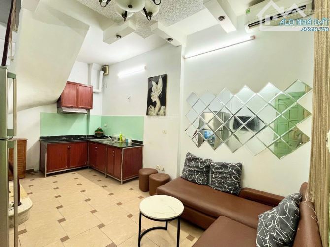 Nhà cho thuê 40m² ngõ 69 Đội Cấn giá 12 triệu - Cơ hội kinh doanh tốt!