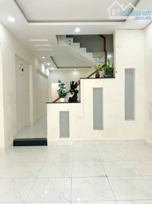 Nhà nguyên căn 60m² giá 11 triệu tại Lê Trọng Tấn - Cơ hội hiếm có!