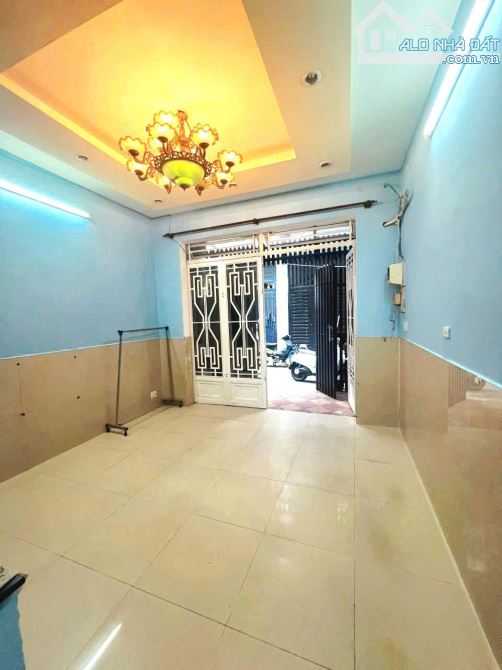 Nhà cho thuê 2PN hẻm xe hơi Phạm Văn Chiêu 48m² giá 8 triệu - Cơ hội hiếm có!