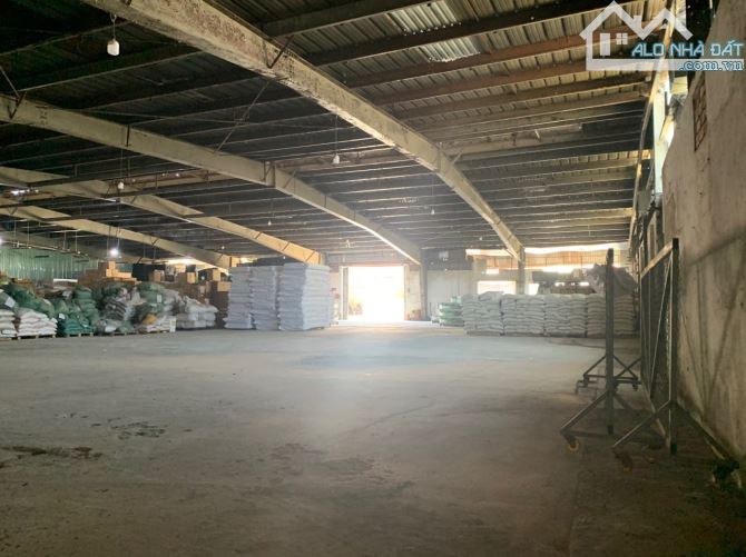 Kho cho thuê 1250m² mặt tiền Song Hành, Thủ Đức - Cơ hội hiếm có