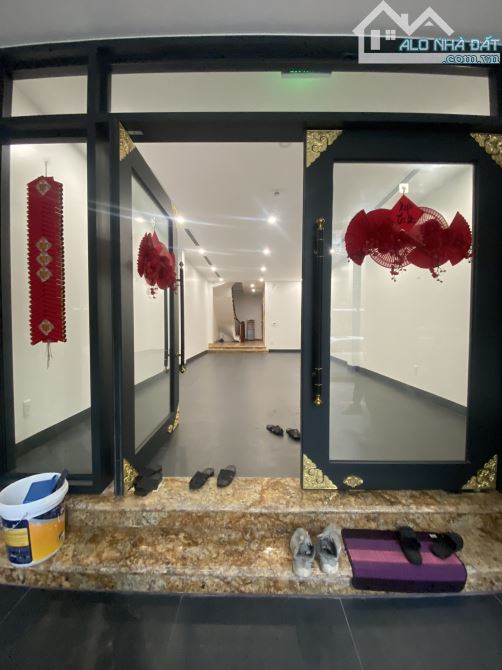 Nhà mặt phố Phạm Tuấn Tài 65m² giá 35 triệu - Vị trí đắc địa, kinh doanh tốt!