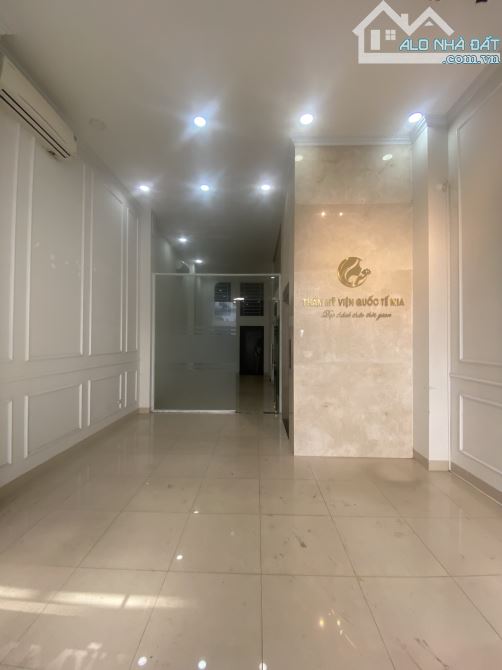 Nhà cho thuê 105m² Trần Thái Tông - Cầu Giấy - Cơ hội hiếm có!