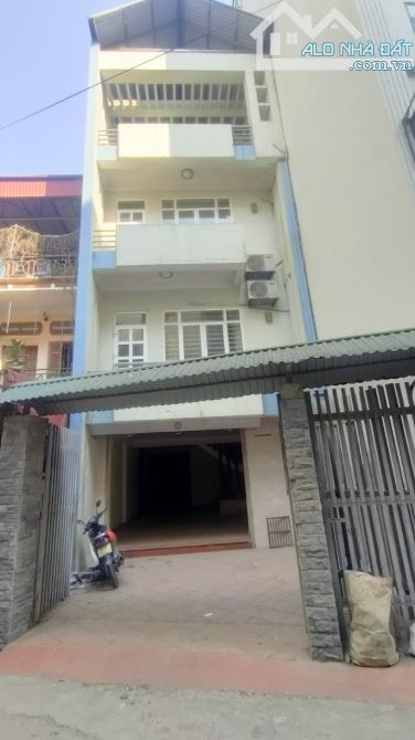 Nhà cho thuê Hoàng Quốc Việt 85m² giá 28 triệu - Vị trí trung tâm Cầu Giấy
