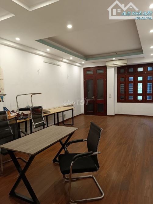 Nhà cho thuê 75m² giá 25 triệu tại Phạm Tuấn Tài, Cầu Giấy - Cơ hội hiếm có!