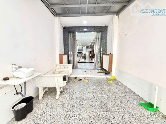 Nhà Trệt Lầu 80m² giá 10 triệu tại Hoàng Văn Thụ - Cơ hội thuê tốt!