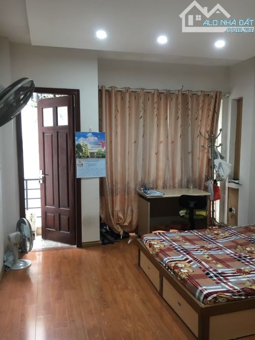 Cho thuê nhà 52m² Đường Láng - Đống Đa giá 13 triệu - Cơ hội hiếm có!