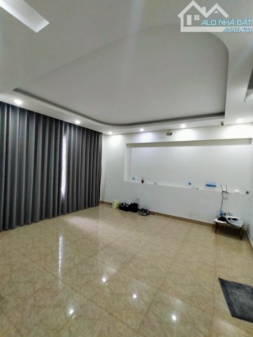 Nhà Đội Cấn 130m² giá 28 triệu - Cơ hội hiếm có tại Ba Đình!