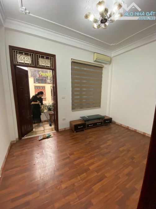 Nhà cho thuê Giảng Võ 90m² giá 17 triệu - Ngõ ô tô, 2 mặt thoáng