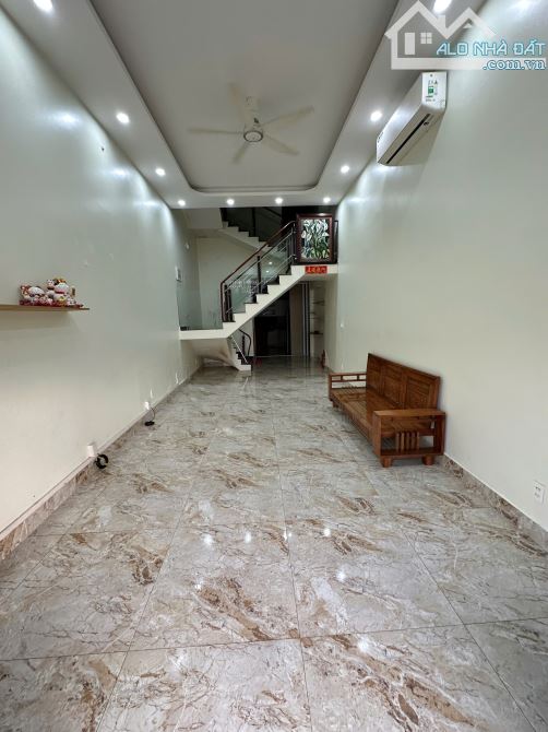 Nhà cho thuê 4 tầng 60m² giá 18 triệu tại Lê Hồng Phong - Vị trí vàng lý tưởng!