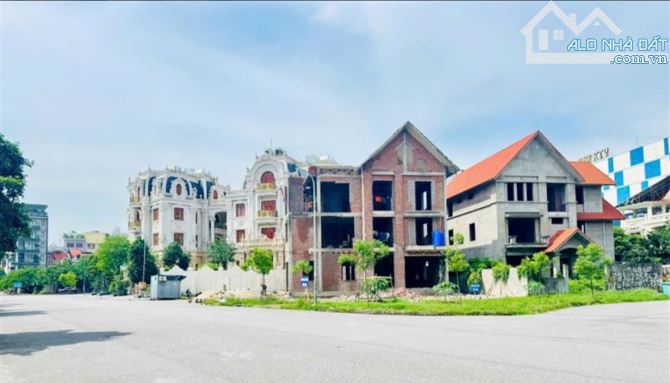 Cho thuê Biệt thự Mộc 3 tầng 661m² tại Lê Hồng Phong - Cơ hội hiếm có!