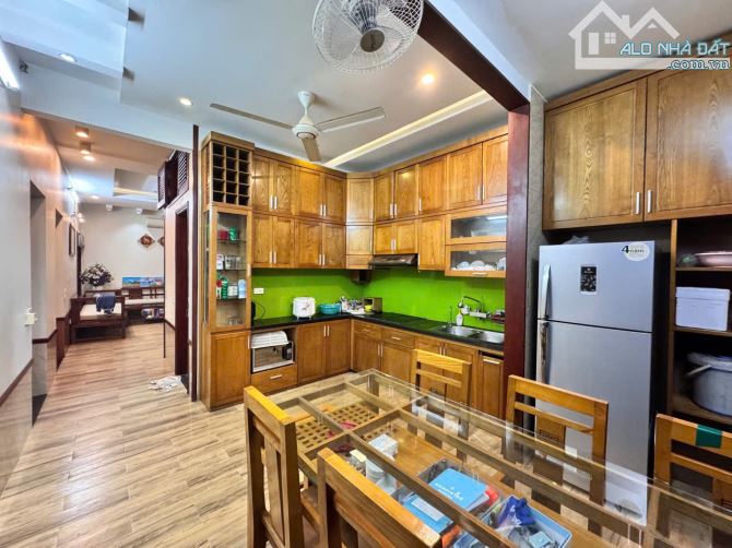 Cho thuê nhà 60m² 4 tầng tại Cầu Giấy - Ô tô vào tận nơi!