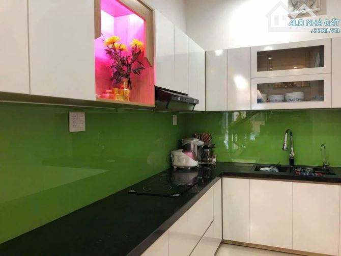 Nhà mặt tiền 54m² Đà Nẵng giá 5.6 tỷ - Sẵn sàng ở ngay!