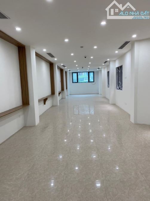 Cho thuê văn phòng 80m² mặt phố Khâm Thiên – Giá thuê tốt, vị trí trung tâm