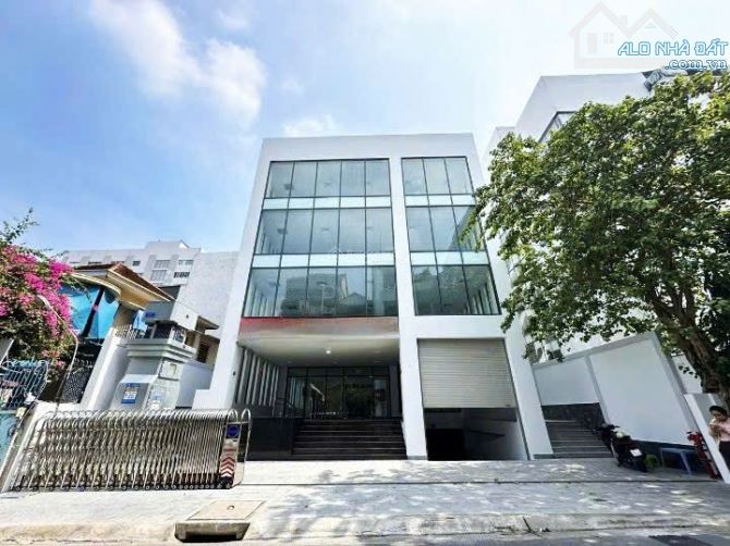 Cho thuê tòa nhà 26 Mai Thị Lựu, Quận 1 - 16,5m x 25m - Cơ hội hiếm có!