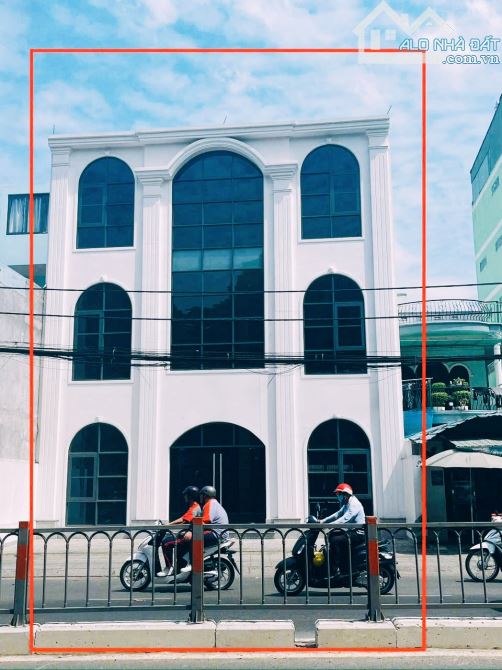 Cho thuê tòa nhà mặt tiền 840 Quang Trung 1700m² giá 230 triệu - Cơ hội kinh doanh đỉnh cao!