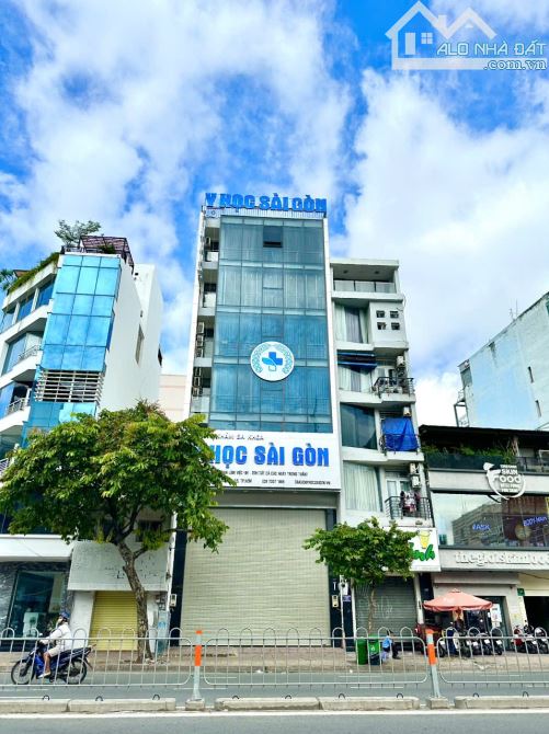 Cho thuê tòa nhà 153-155 Nguyễn Văn Cừ, Quận 5 - 900m² - Cơ hội kinh doanh vàng!