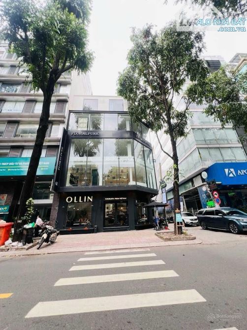 Nhà Gốc 2 Mặt Tiền 62 Phạm Ngọc Thạch, 700m² Giá 300 triệu - Cơ hội hiếm có!