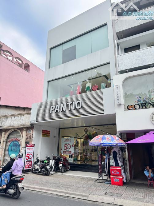 Nhà Mặt Tiền 215A - 215B Hai Bà Trưng, Quận 3 - 250 triệu/tháng - Kinh doanh sầm uất!