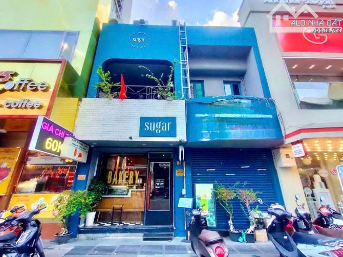 Front House Cho Thuê 300m² Quận 1 Giá 200 triệu - Cơ Hội Hiếm Có!