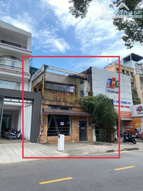 Nhà cho thuê 3 tầng 595m² Quận 1 - Cơ hội kinh doanh tuyệt vời!