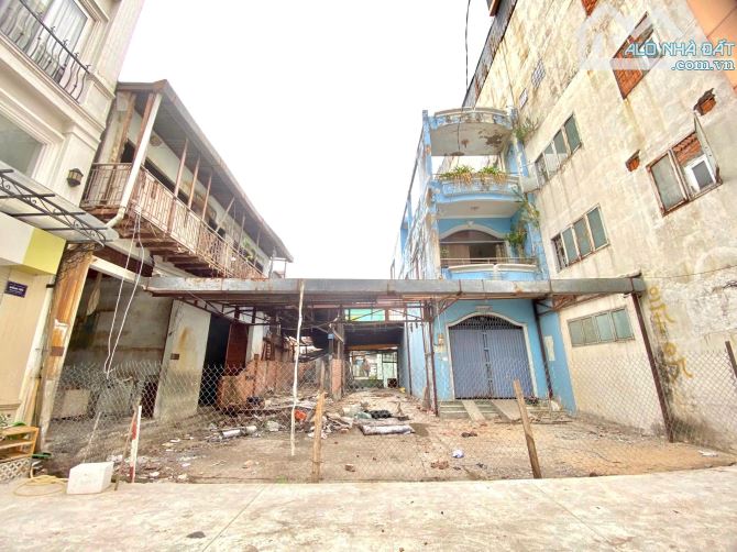 Nhà cho thuê 2000m² Quận 10 giá 200 triệu - Đầu tư sinh lời cao!