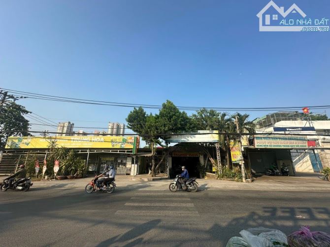 Cho thuê Front House 2250m² tại Quận Bình Tân - Cơ hội kinh doanh tuyệt vời!
