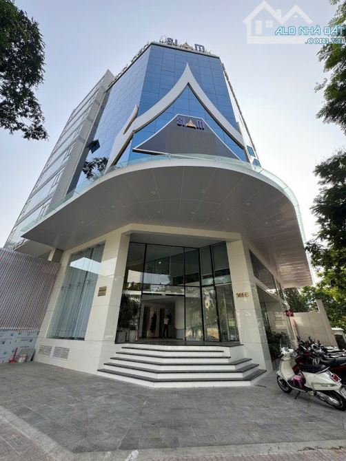 Cho thuê Building 1.600m² Quận 1 - Cơ hội kinh doanh tuyệt vời!