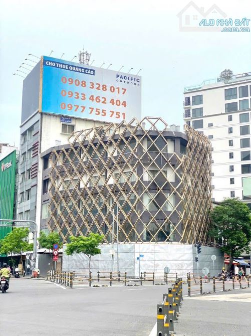 Cho thuê Building 1.875m² Quận 1 - Cơ hội kinh doanh tuyệt vời!