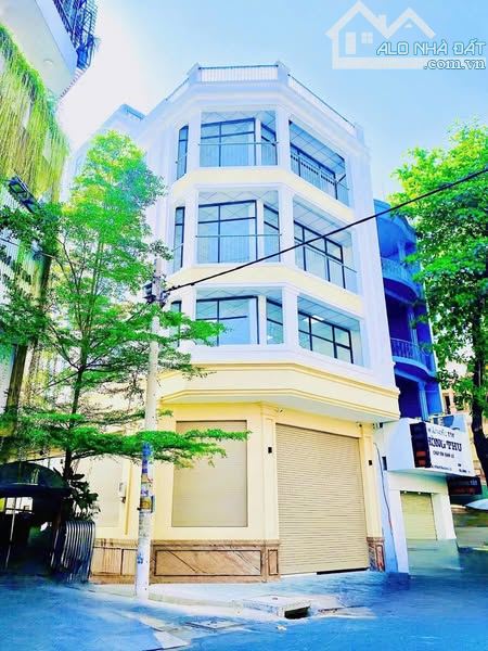 Cho thuê Spa Góc 2MT 600m² tại Trần Nhật Duật, Q1 - Cơ hội kinh doanh vàng!