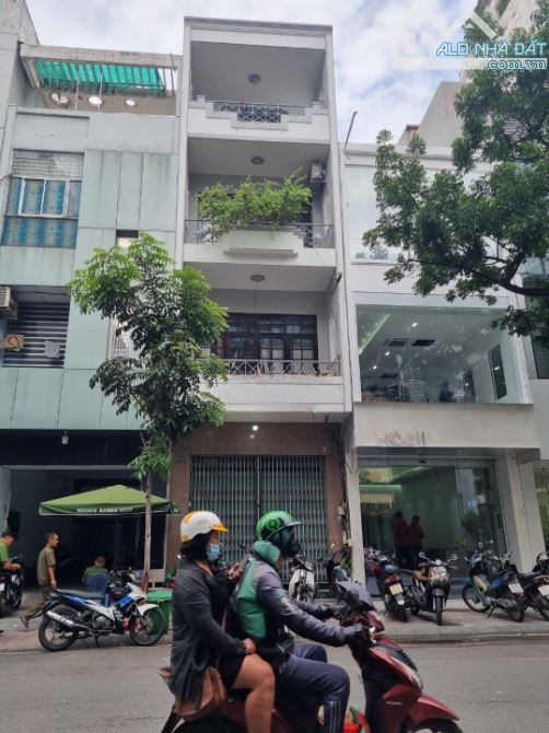 Sang Spa Mặt Tiền 360m² Giá 70 Triệu - Cơ Hội Vàng Tại Quận 1!