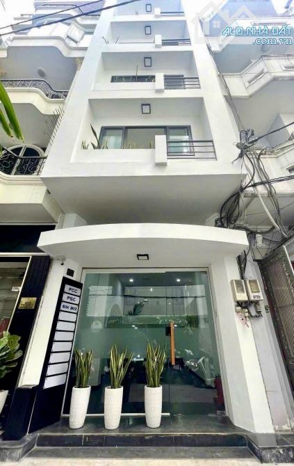 Cho thuê FrontHouse 400m² Lê Thánh Tôn, Q1 - Vị trí đắc địa, sẵn sàng kinh doanh!
