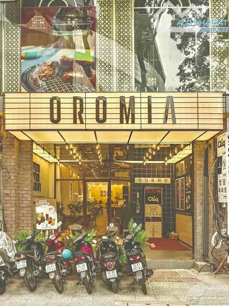 Cho thuê nhà mặt tiền 6x36m tại Hồ Tùng Mậu, Q1 - Cơ hội kinh doanh hấp dẫn!