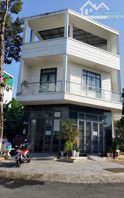 Nhà cho thuê 150m² góc 2 mặt tiền Hưng Phú 1 - Cơ hội văn phòng lý tưởng!