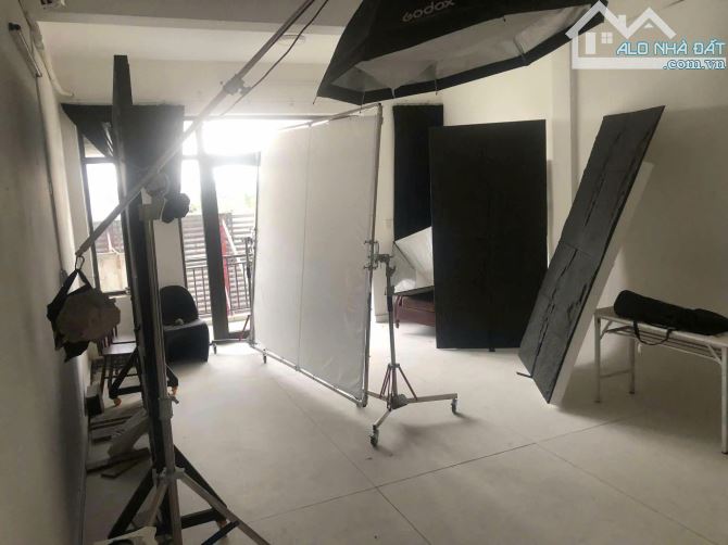 Nhà 3 tầng cho thuê mặt tiền Hoàng Quốc Việt 80m² giá 17,5 triệu - Cơ hội hiếm có!